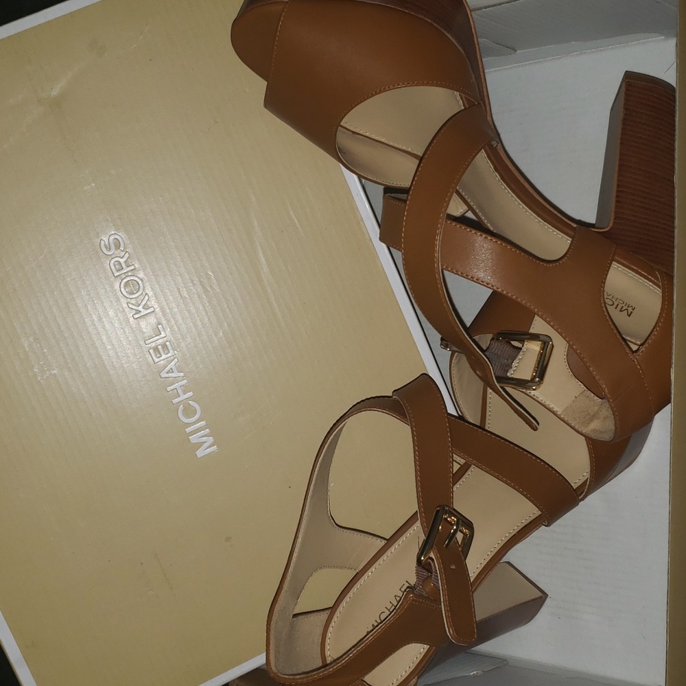 Brand New  Michael Kors Jodi Platform Leather Heels